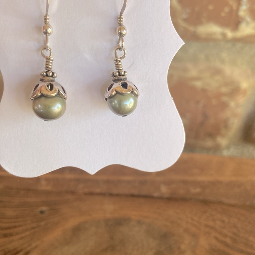Freshwater Pearl Earrings - Picture 4 of 4